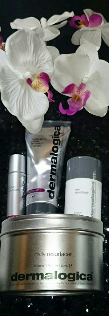 Nochmal die dermalogica-specials  zusammen: MAP-15, power recovery masque, daily microfoliant und das daily resurfacer- ich liebe es!!! So gepflegt dankt es meine Haut und ich trau mich sogar ohne Make-up raus;-)